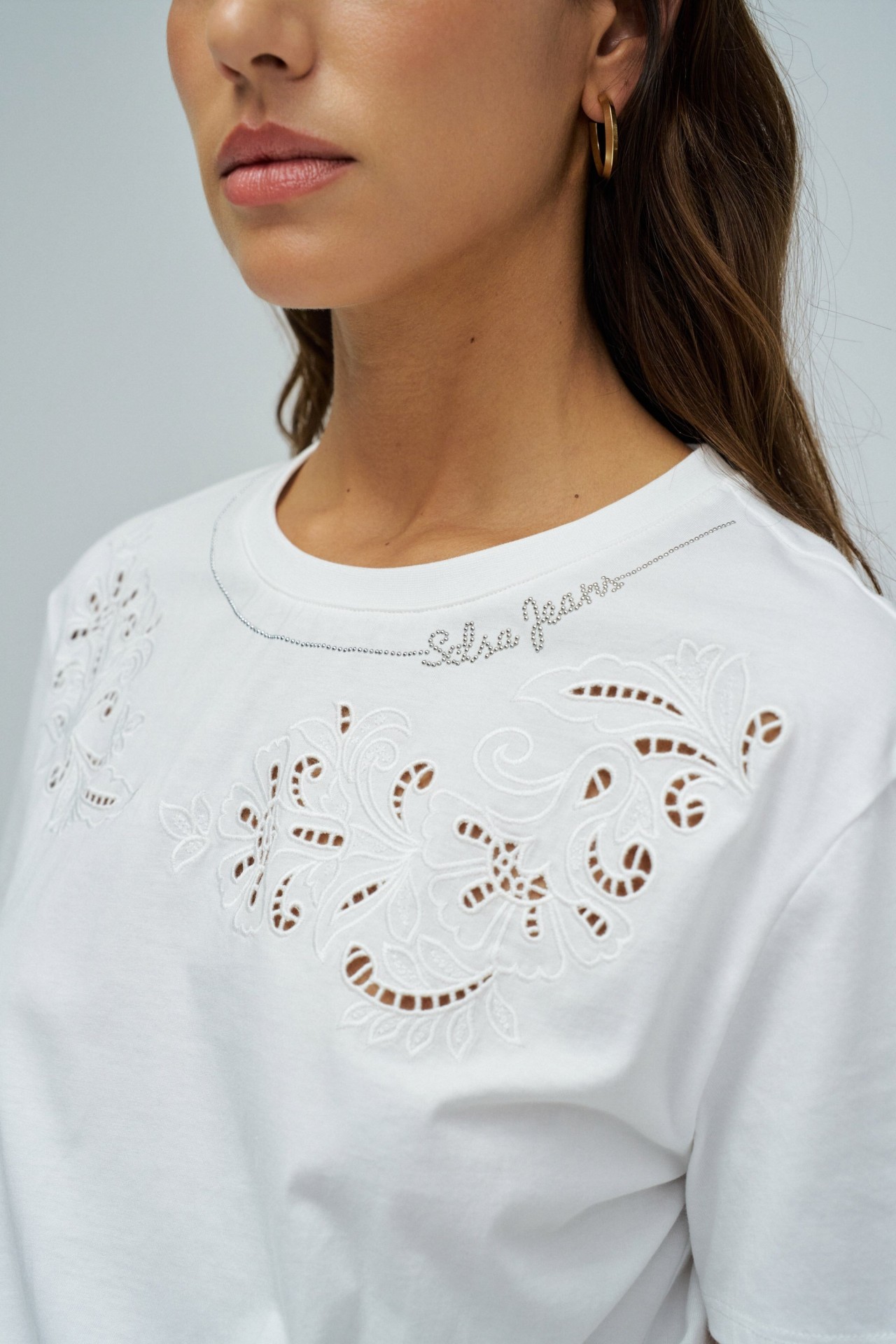 T-SHIRT WITH FRONT KNOT