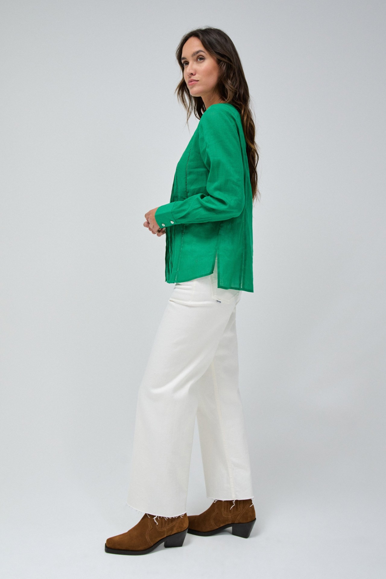 CHEMISE AVEC D�TAILS EN DENTELLE