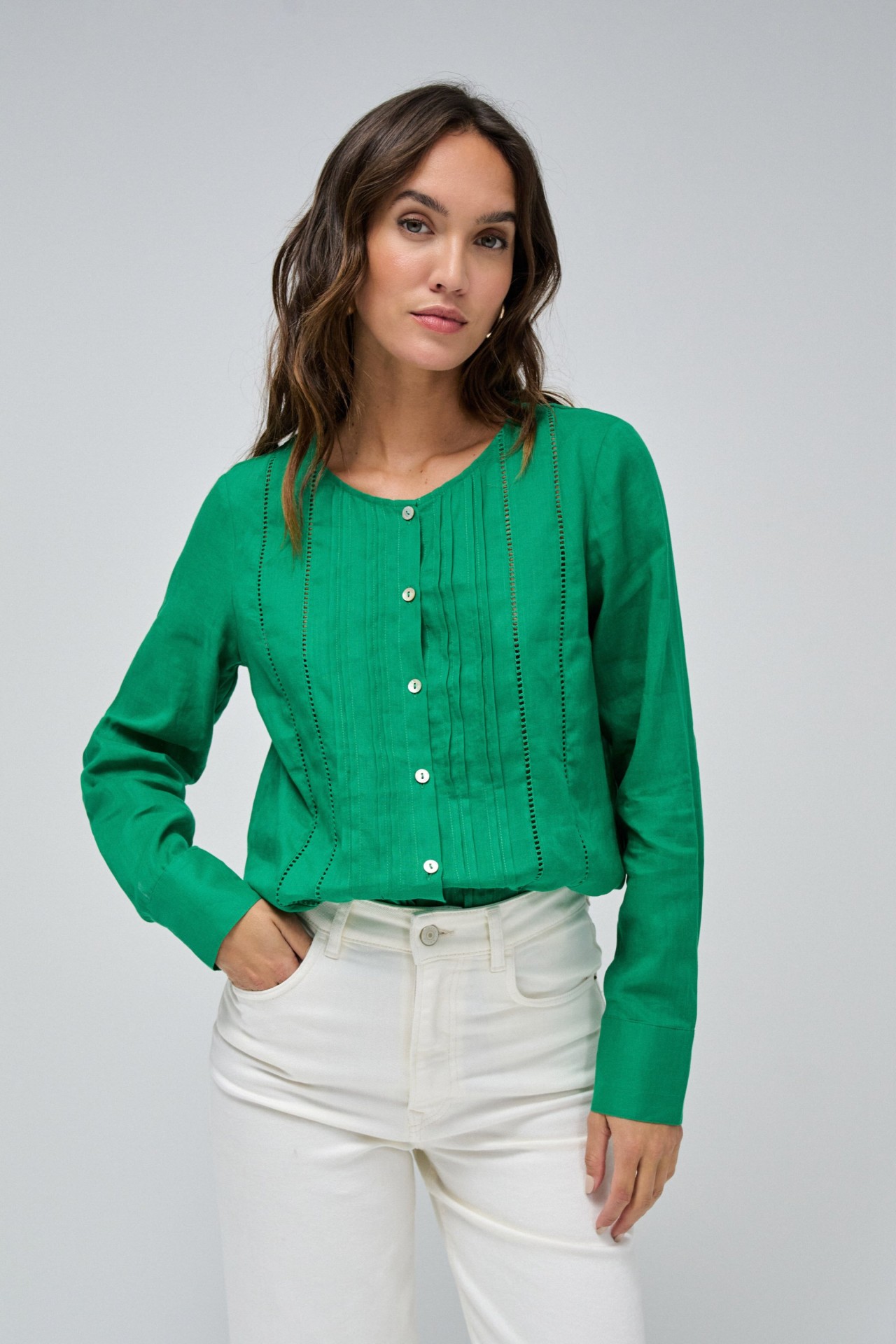 CHEMISE AVEC D�TAILS EN DENTELLE