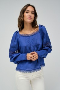 BLOUSE EN LIN ET D�TAILS EN DENTELLE