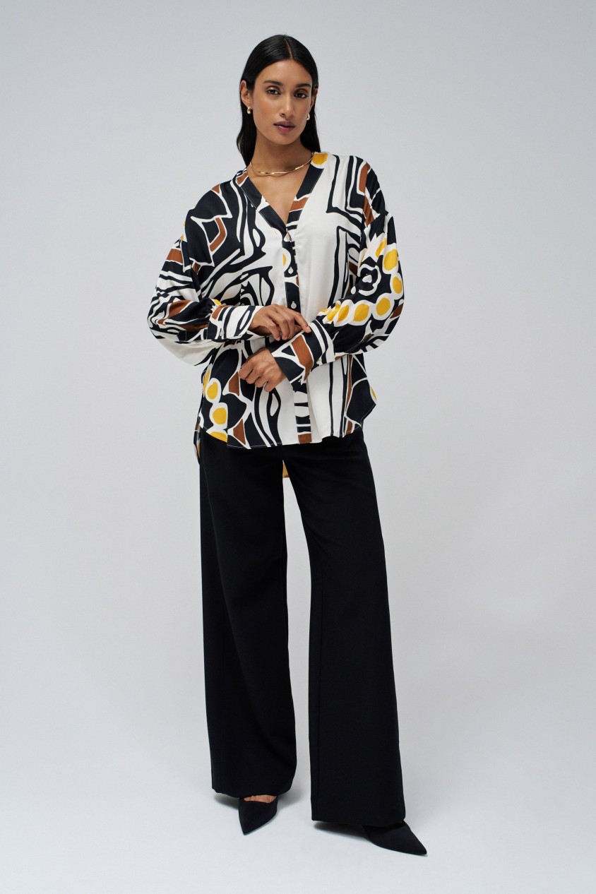 BLUSE OVERSIZE MIT BUNTEM MUSTER