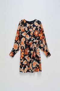 ROBE AJUST�E AVEC IMPRIM� FLORAL