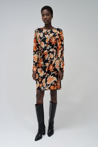ROBE AJUST�E AVEC IMPRIM� FLORAL