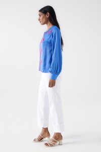 BLOUSE AVEC D�TAIL DE BRODERIE