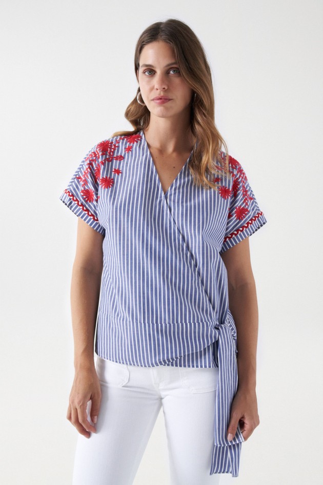 CHEMISE RAY�E AVEC D�TAILS BROD�S