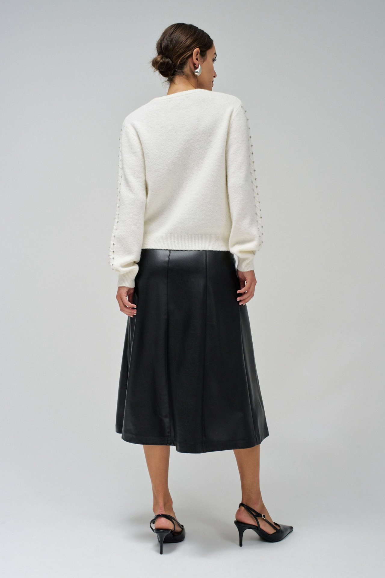 CAMISOLA TRICOTADA COM DETALHE DE BRILHANTES