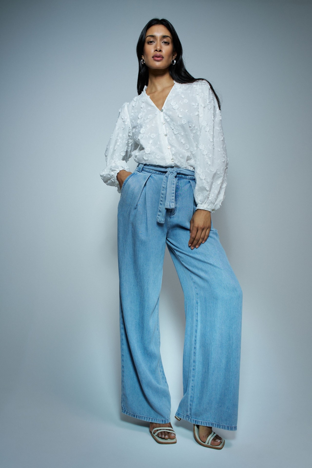 CHINO IN LIGHTDENIM WITH WIDE LEG