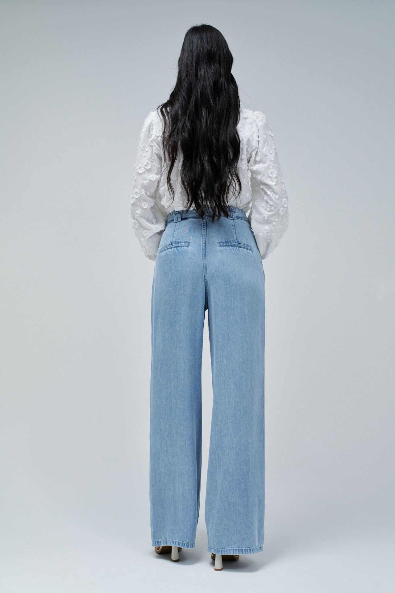 CHINO IN LIGHTDENIM WITH WIDE LEG