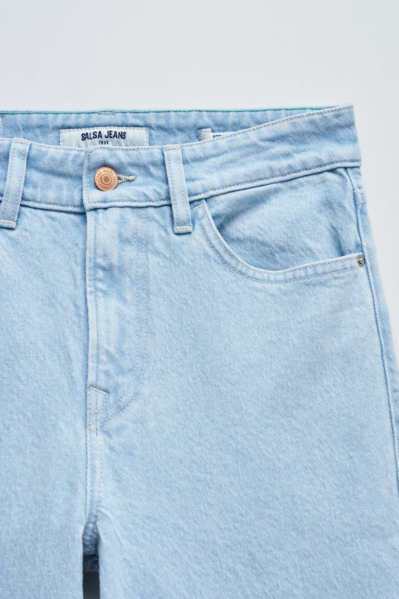 TRUE STRAIGHT JEANS