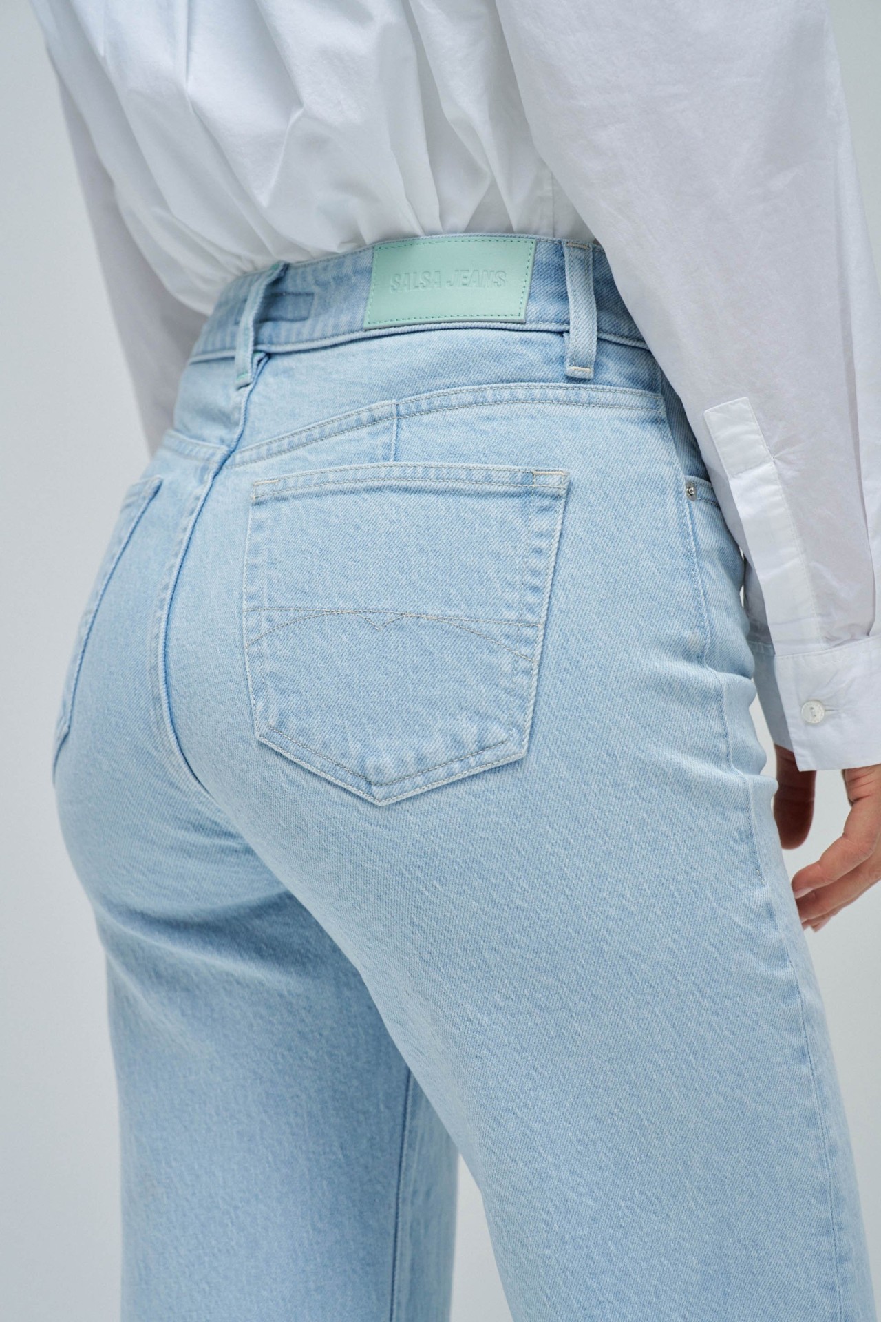 TRUE STRAIGHT JEANS