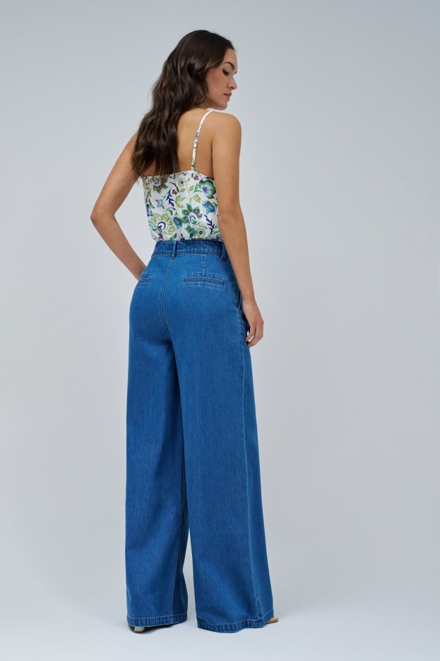 PANTALON EN LIGHTDENIM AVEC JAMBE WIDE