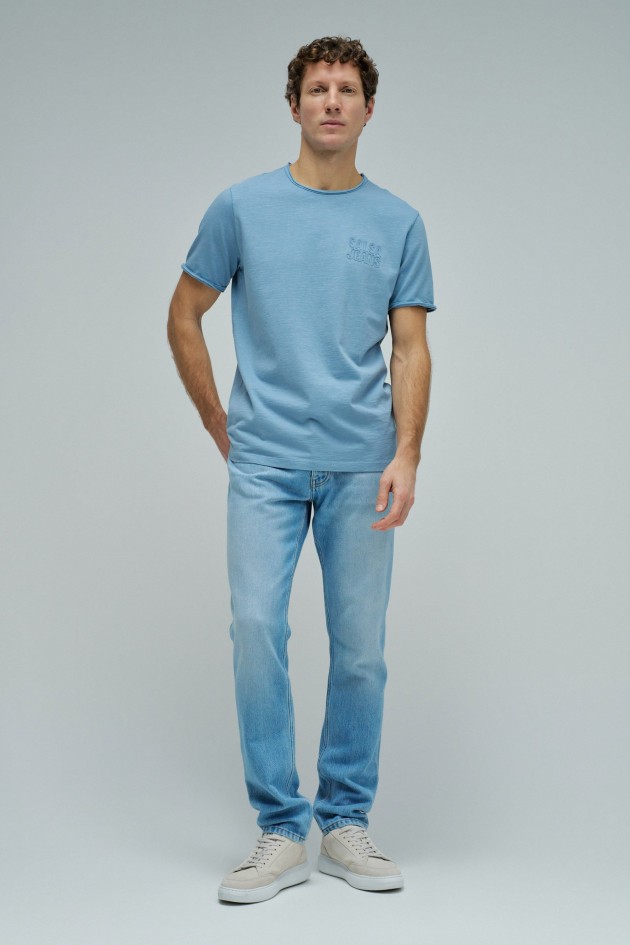 T-SHIRT AVEC BRANDING