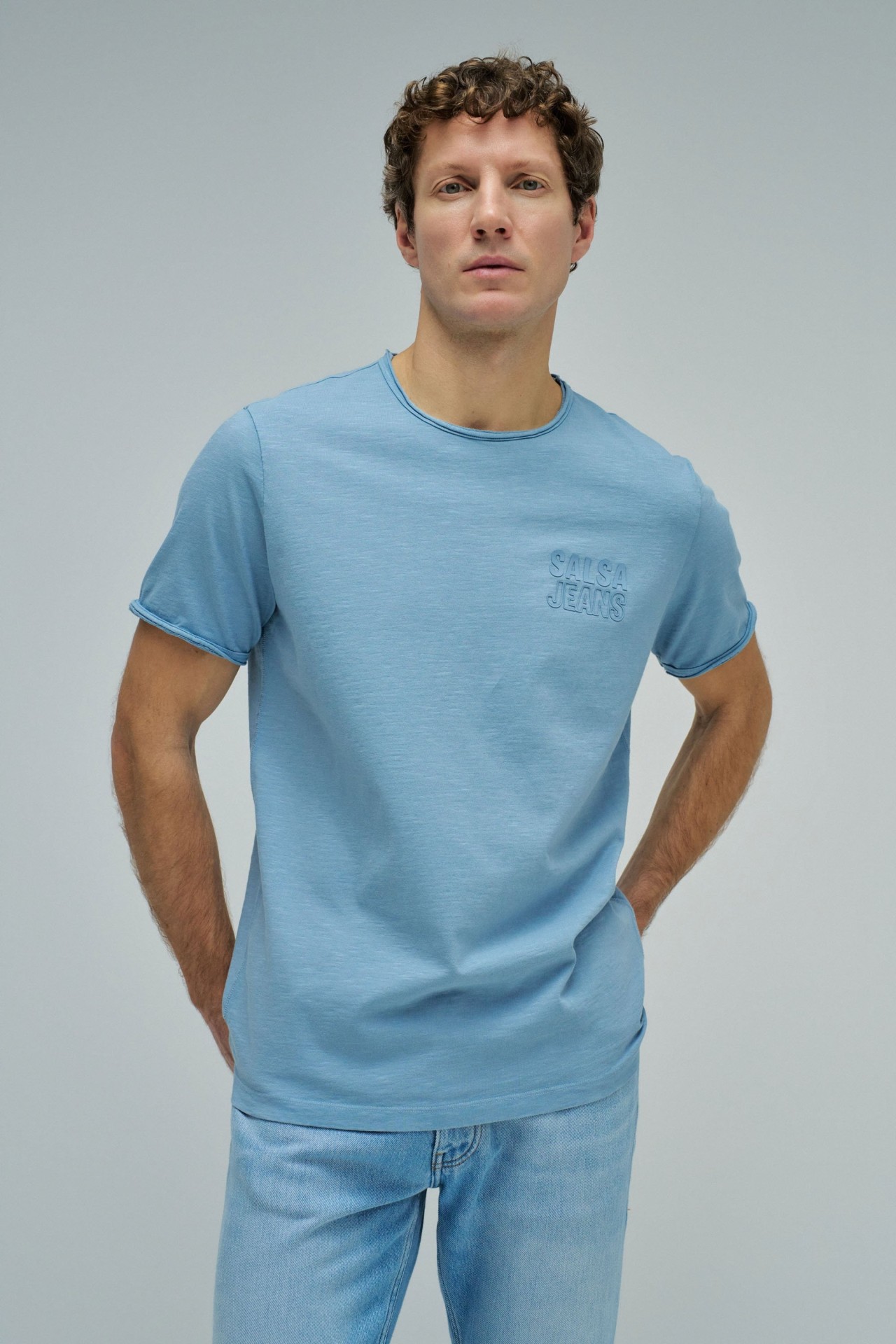 T-SHIRT AVEC BRANDING