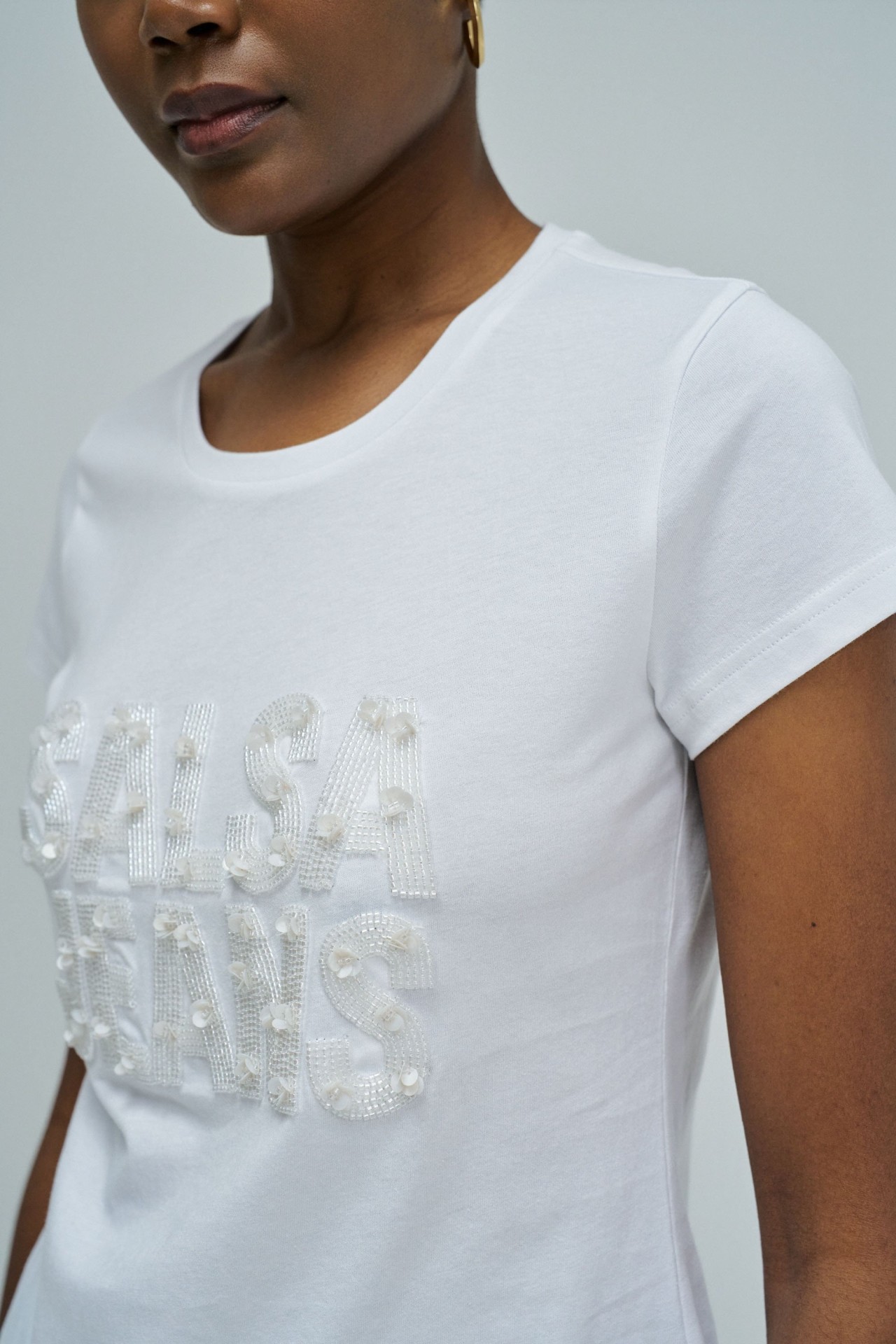 T-SHIRT WITH BRANDING