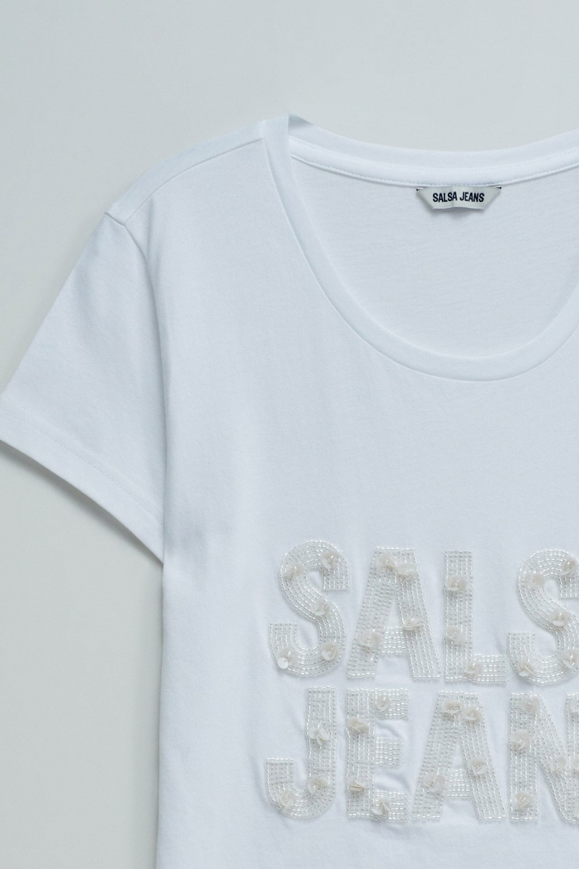 T-SHIRT MIT BRANDING