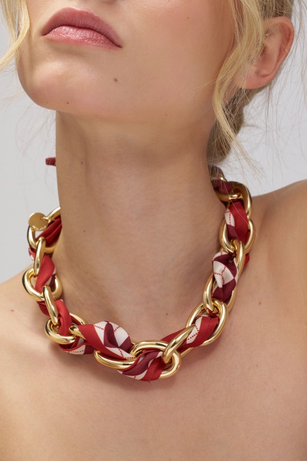COLLIER COURT EN CHAÎNE AVEC FOULARD