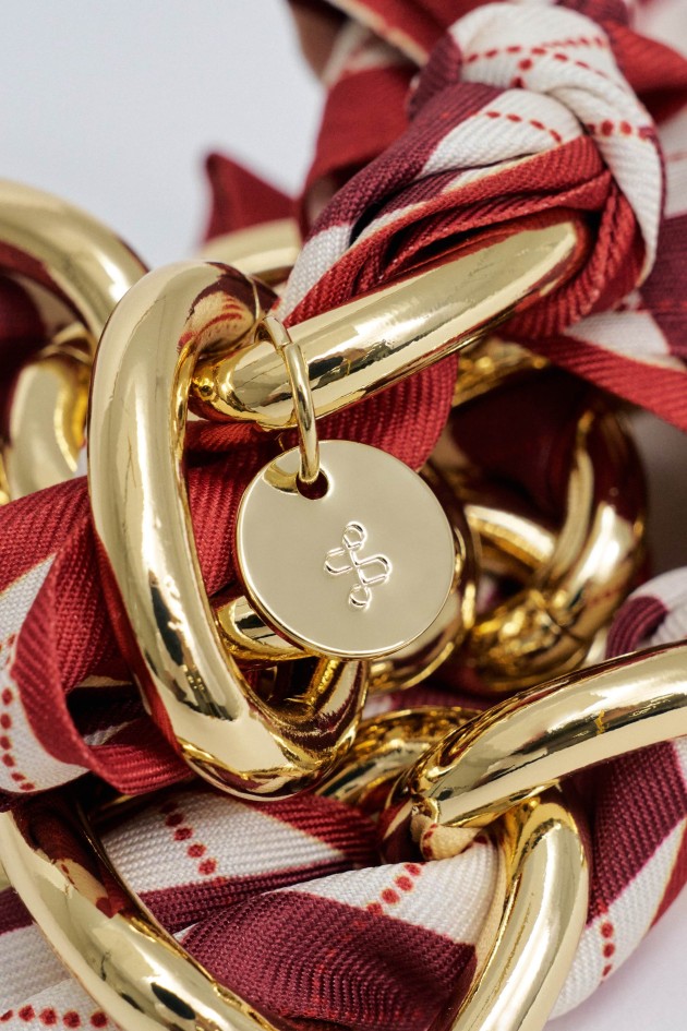 COLLIER COURT EN CHAÎNE AVEC FOULARD