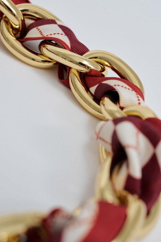 COLLIER COURT EN CHAÎNE AVEC FOULARD