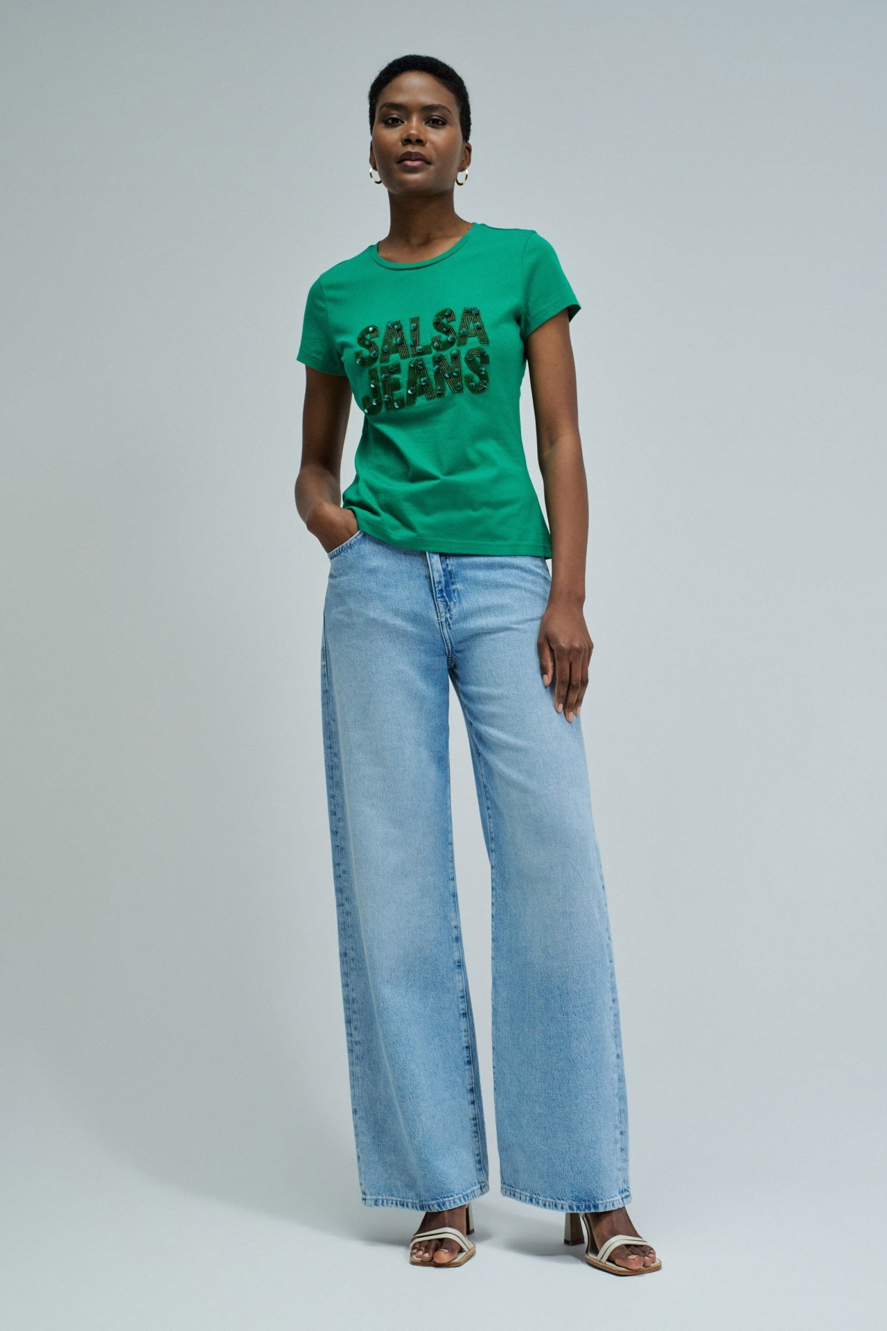 T-SHIRT WITH BRANDING
