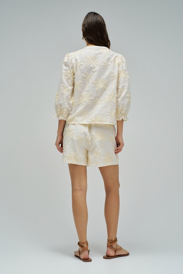 BLUSA COM EFEITO TRIDIMENSIONAL