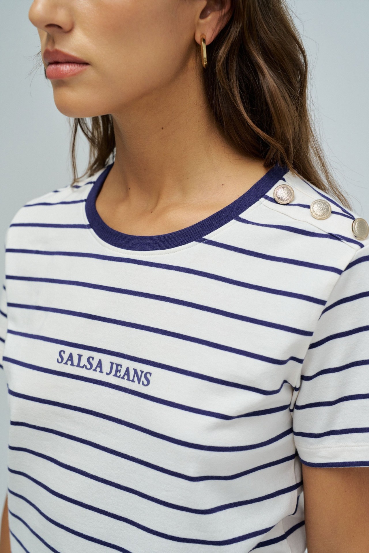 T-SHIRT DE RISCAS COM BRANDING