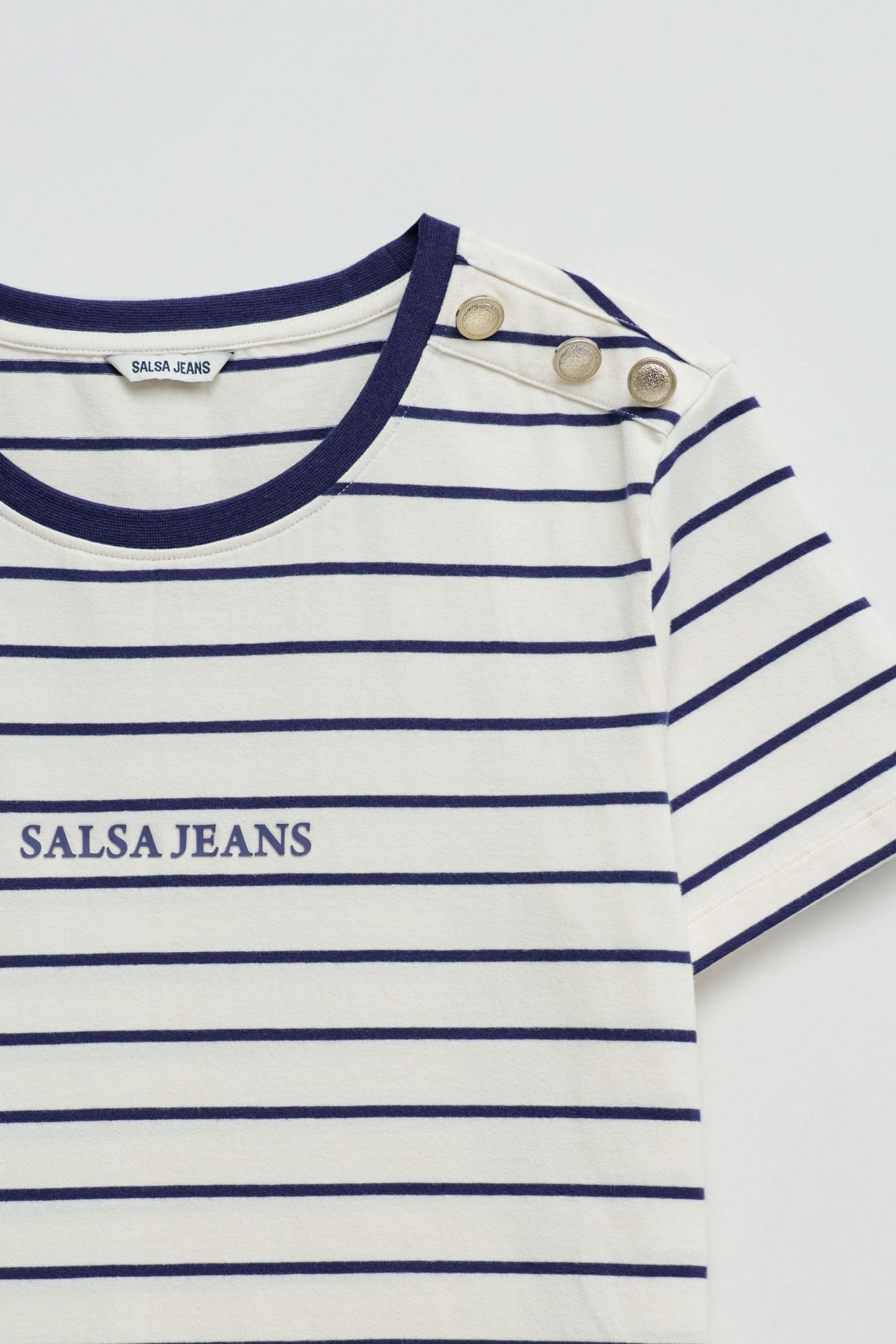 T-SHIRT DE RISCAS COM BRANDING