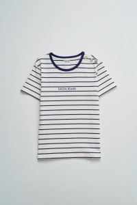 T-SHIRT DE RISCAS COM BRANDING