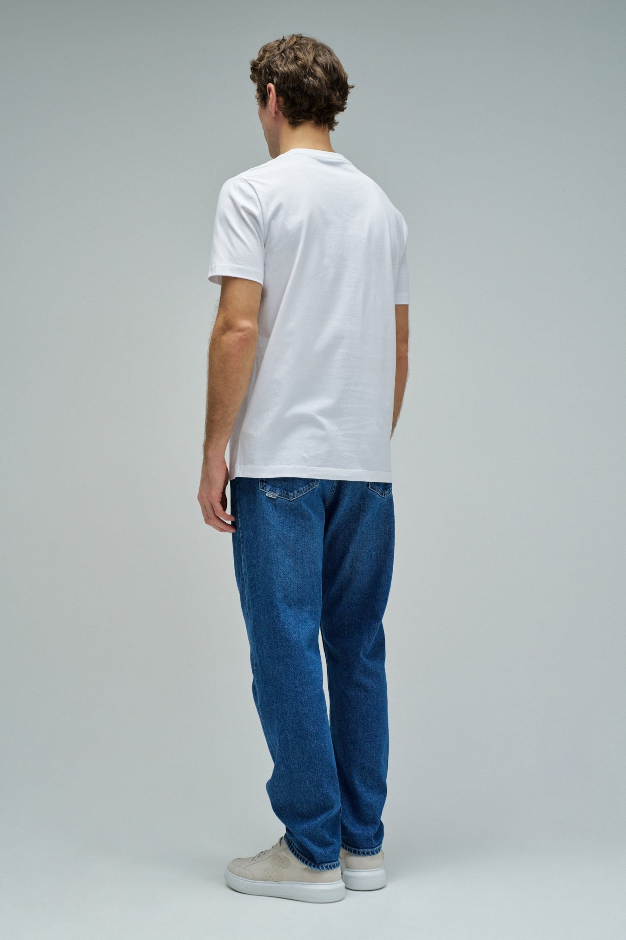 T-SHIRT WITH BRANDING