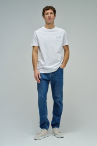 T-SHIRT WITH BRANDING