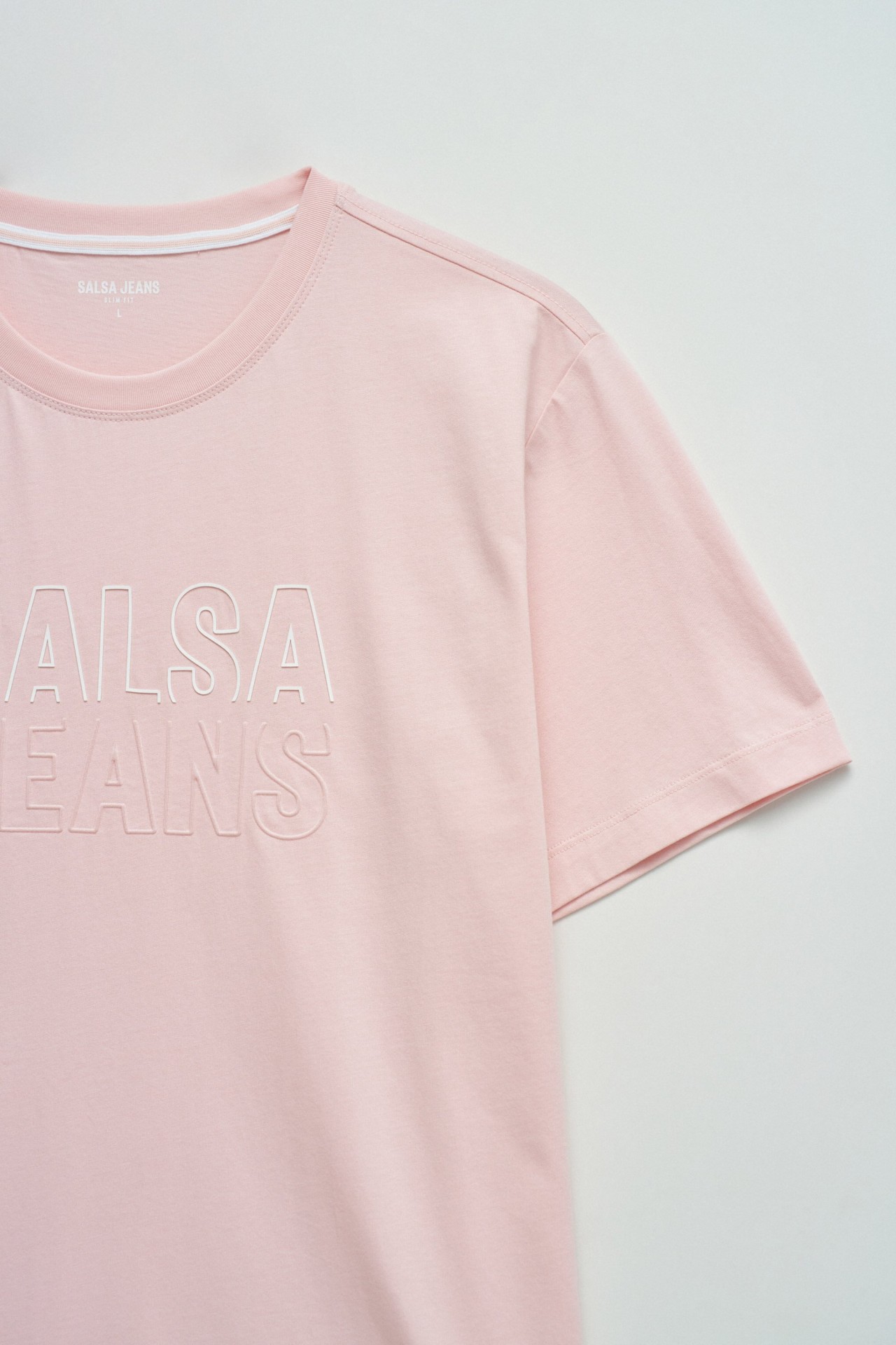 T-SHIRT WITH BRANDING