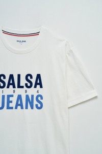 T-SHIRT COM BRANDING
