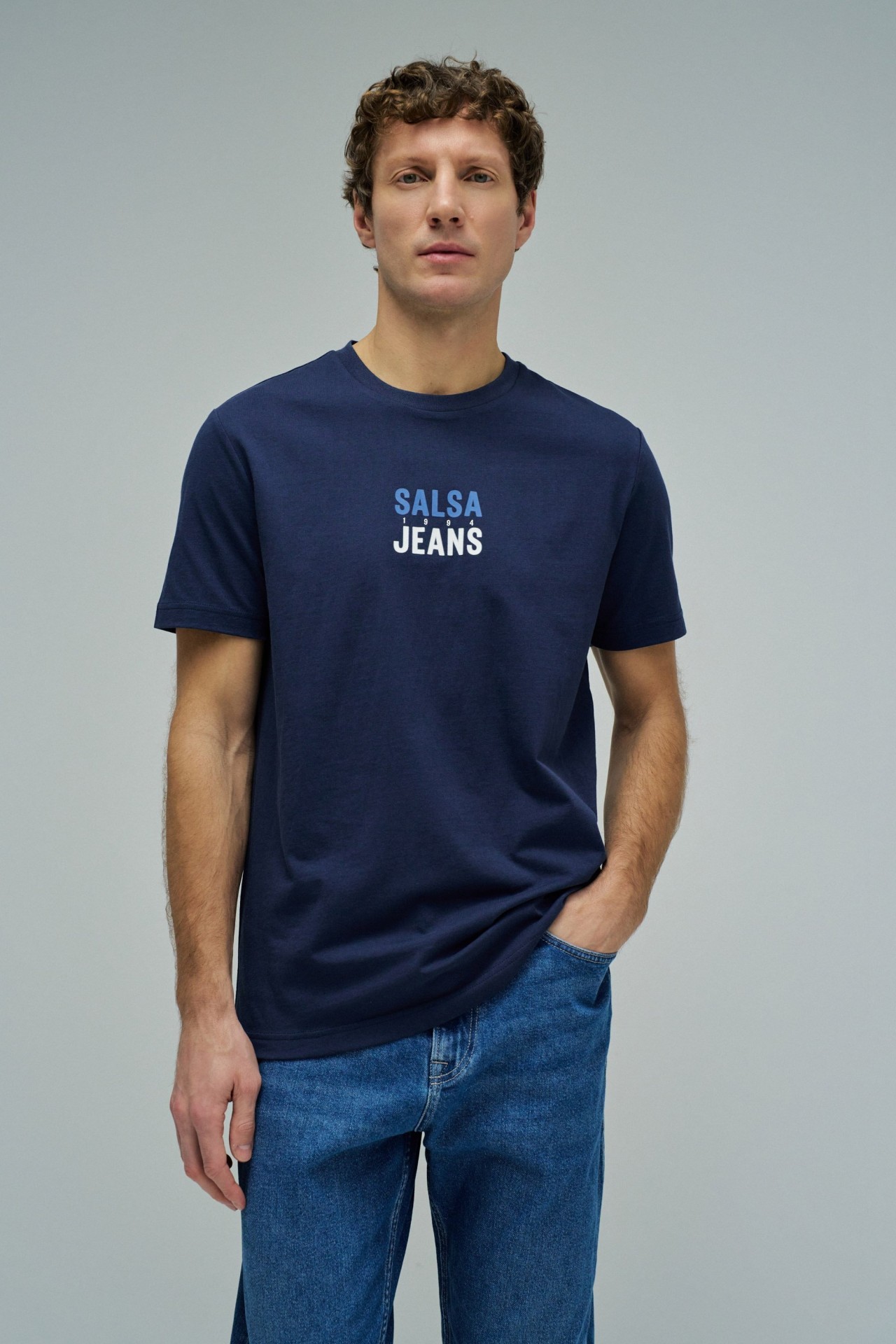 T-SHIRT COM BRANDING