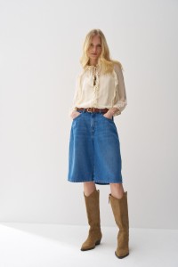 BLUSA COM FOLHOS