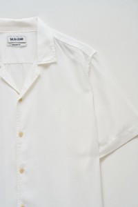 CAMISA EM DENIM LEVE