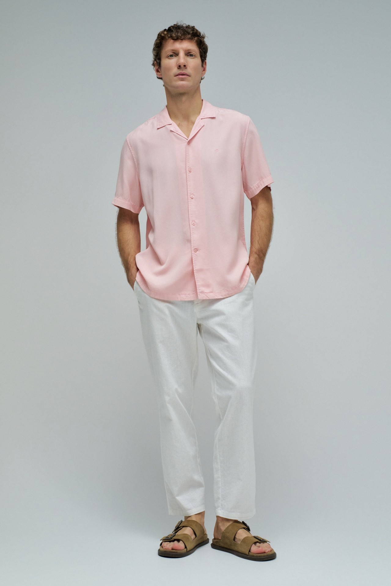 CAMISA EM DENIM LEVE