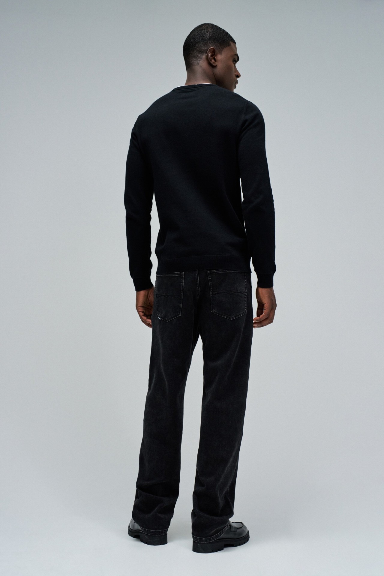 KNIT SWEATER