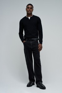 KNIT SWEATER