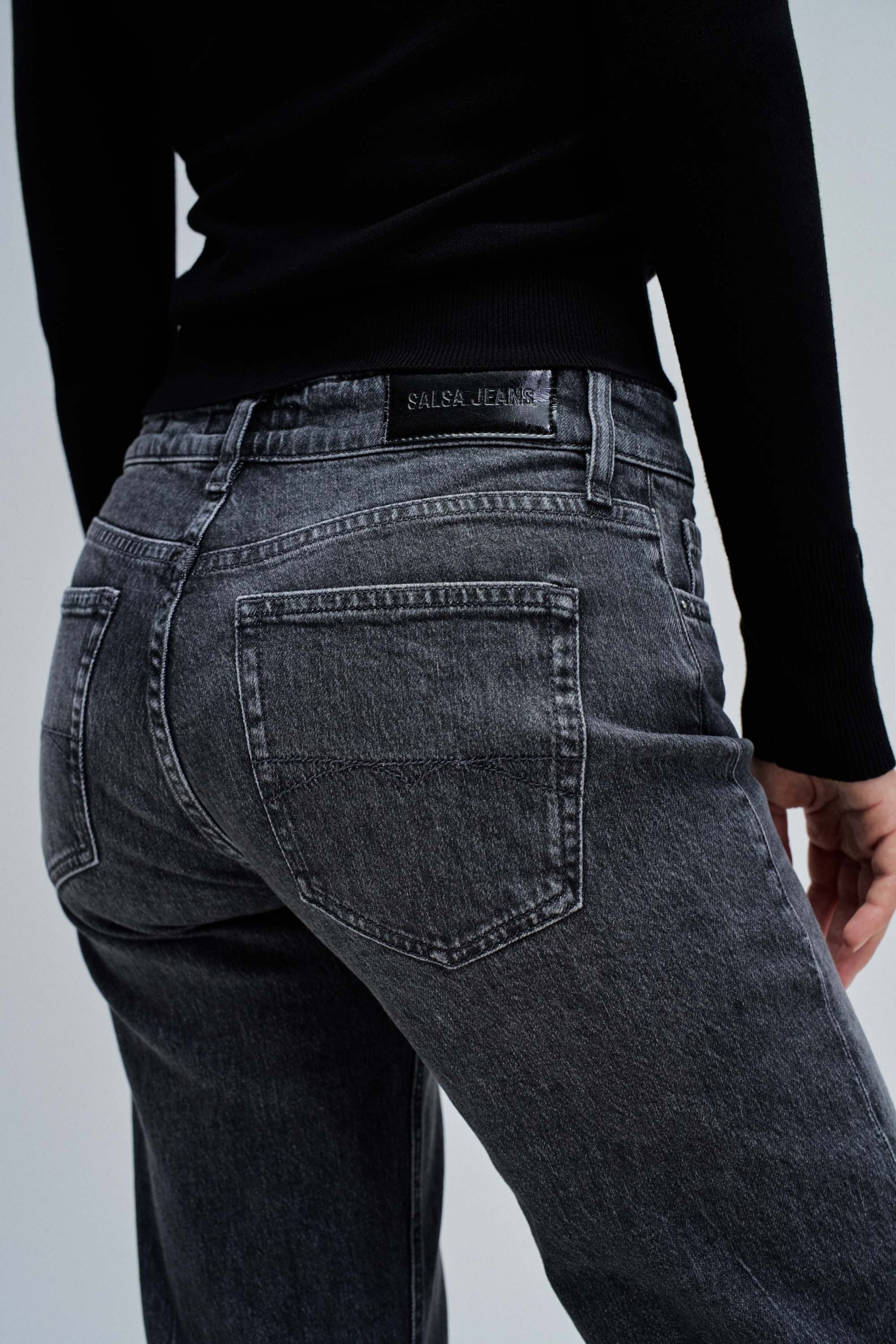 JEANS LOW RISE STRAIGHT
