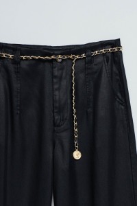 CALÇAS EM LIGHTDENIM COM PERNA WIDE CALÇAS EM LIGHTDENIM COM PERNA WIDE
