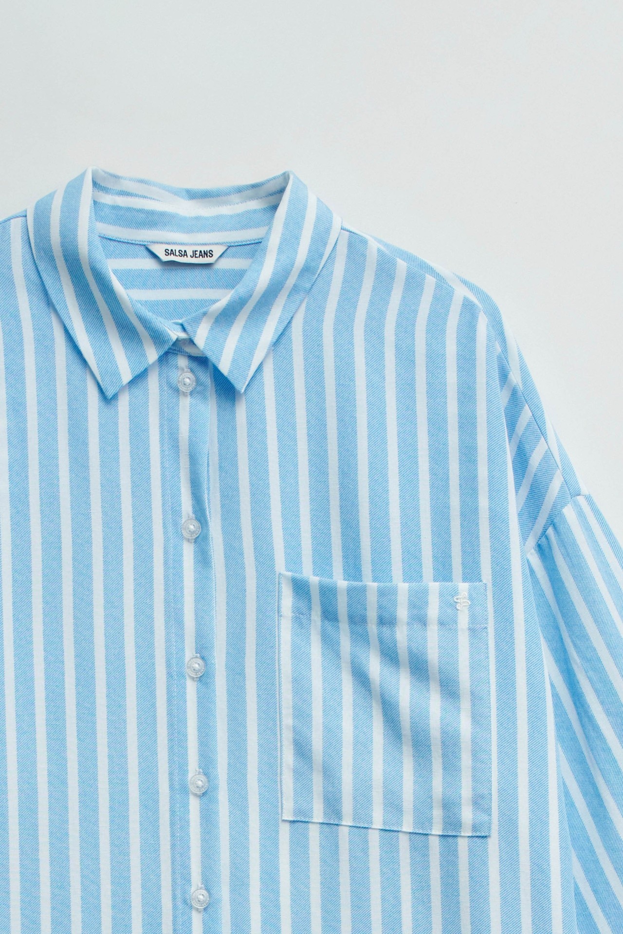 CAMISA COM RISCAS