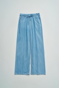 CAL�AS JOGGERS COM PERNA WIDE EM LIGHTDENIM