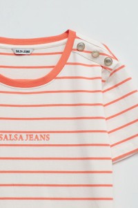 T-SHIRT DE RISCAS COM BRANDING