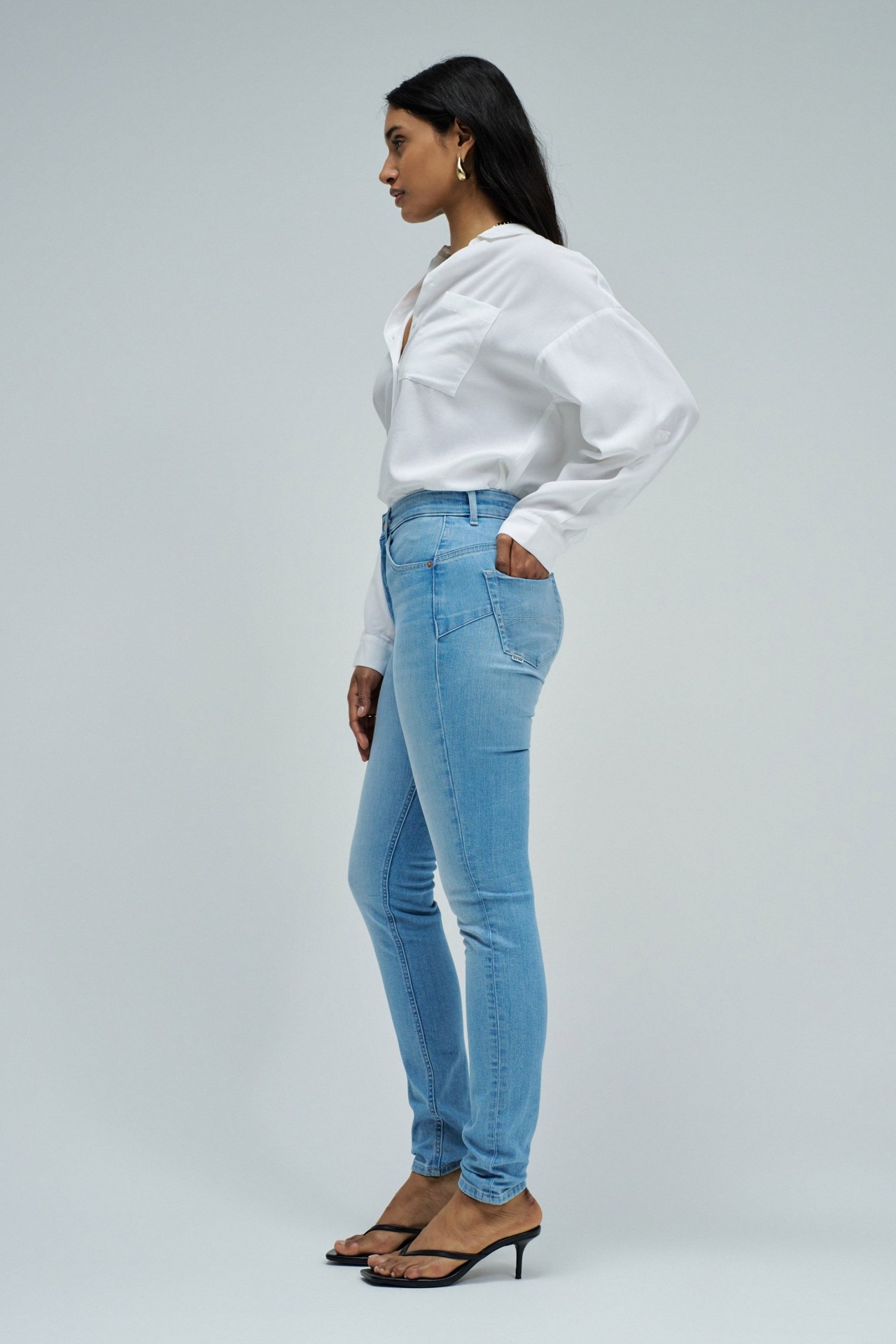 FAITH PUSH IN SKINNY JEANS
