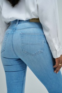 FAITH PUSH IN SKINNY JEANS