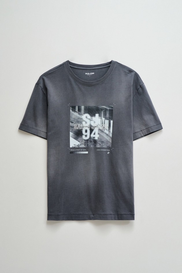 T-SHIRT MET DRUK EN MERKIDENTIFICATIE