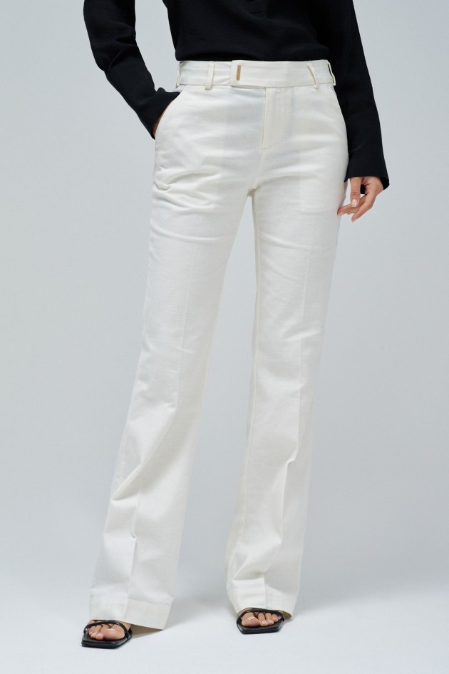CHINO FLARE EM LINHO
