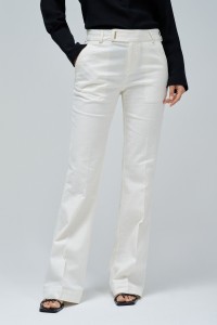 CHINO FLARE EM LINHO CHINO FLARE EM LINHO