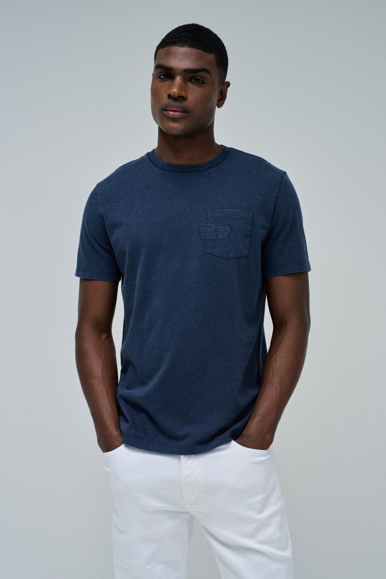 T-SHIRT COM BRANDING