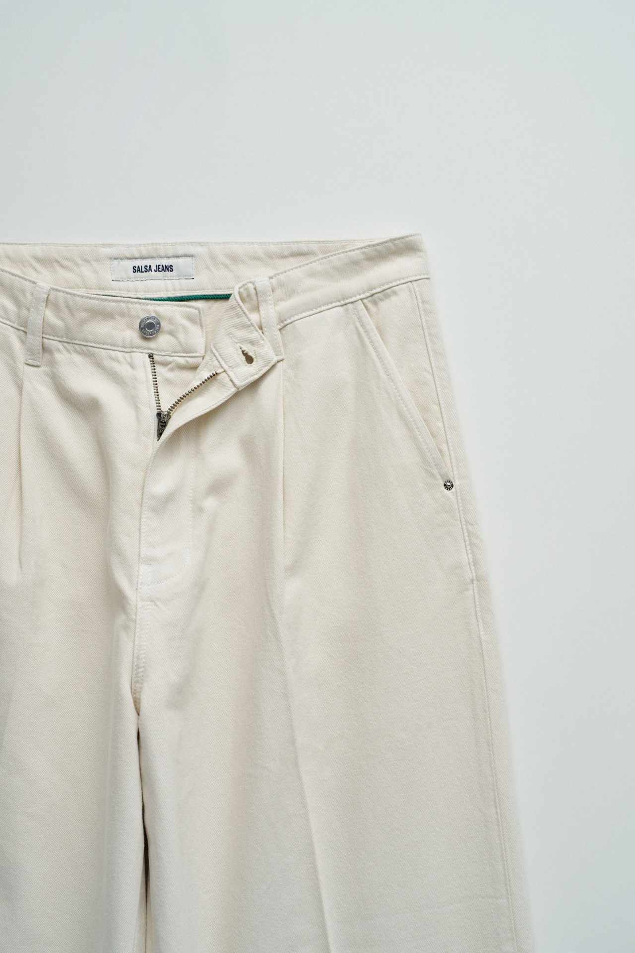 CAL�AS LOOSE FIT
