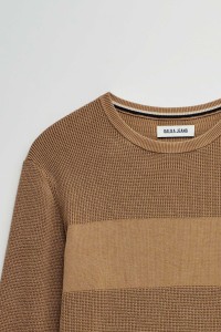 CAMISOLA TRICOTADA COM TEXTURA